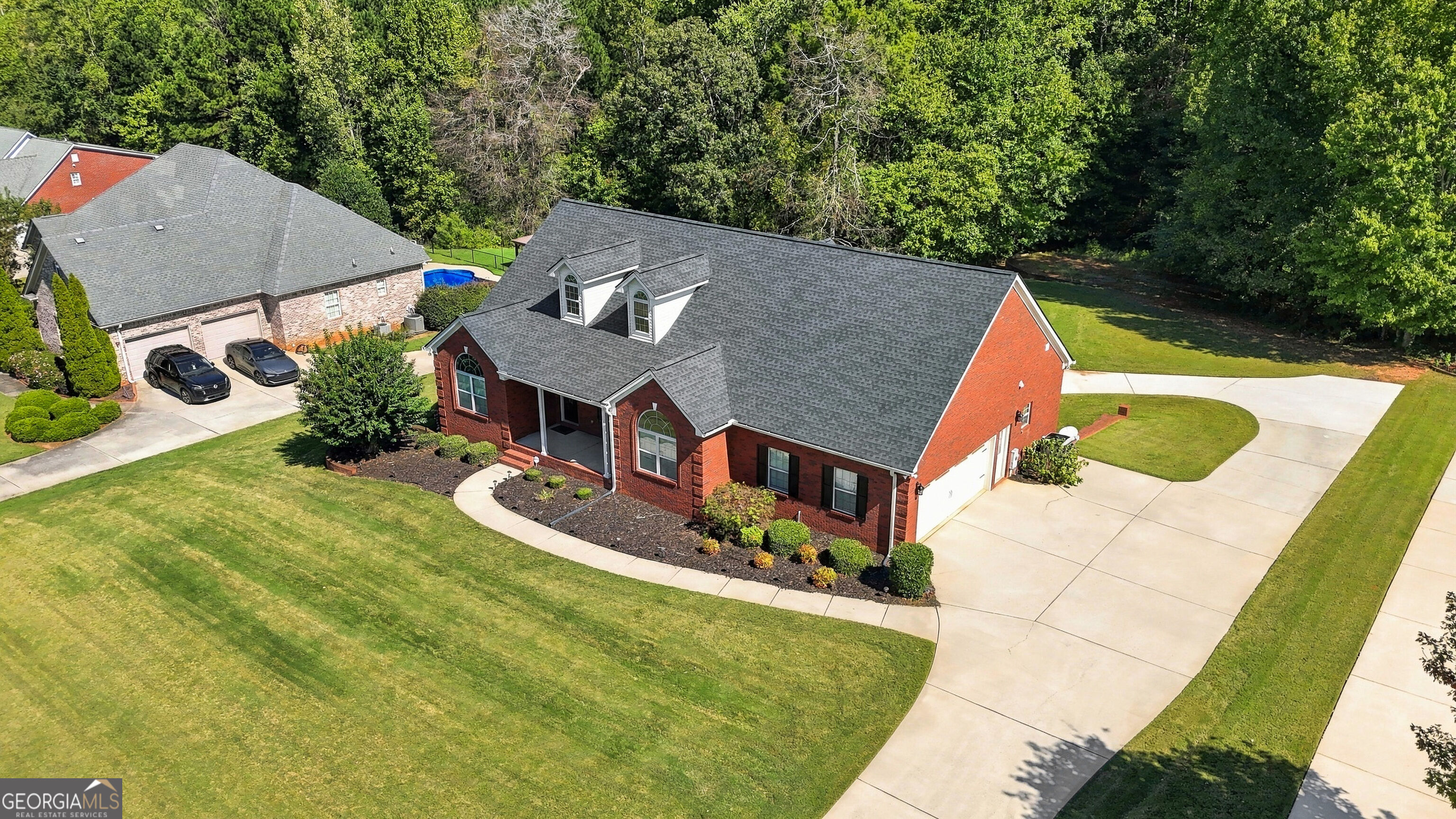 226 Hummingbird Court Property Photo 4