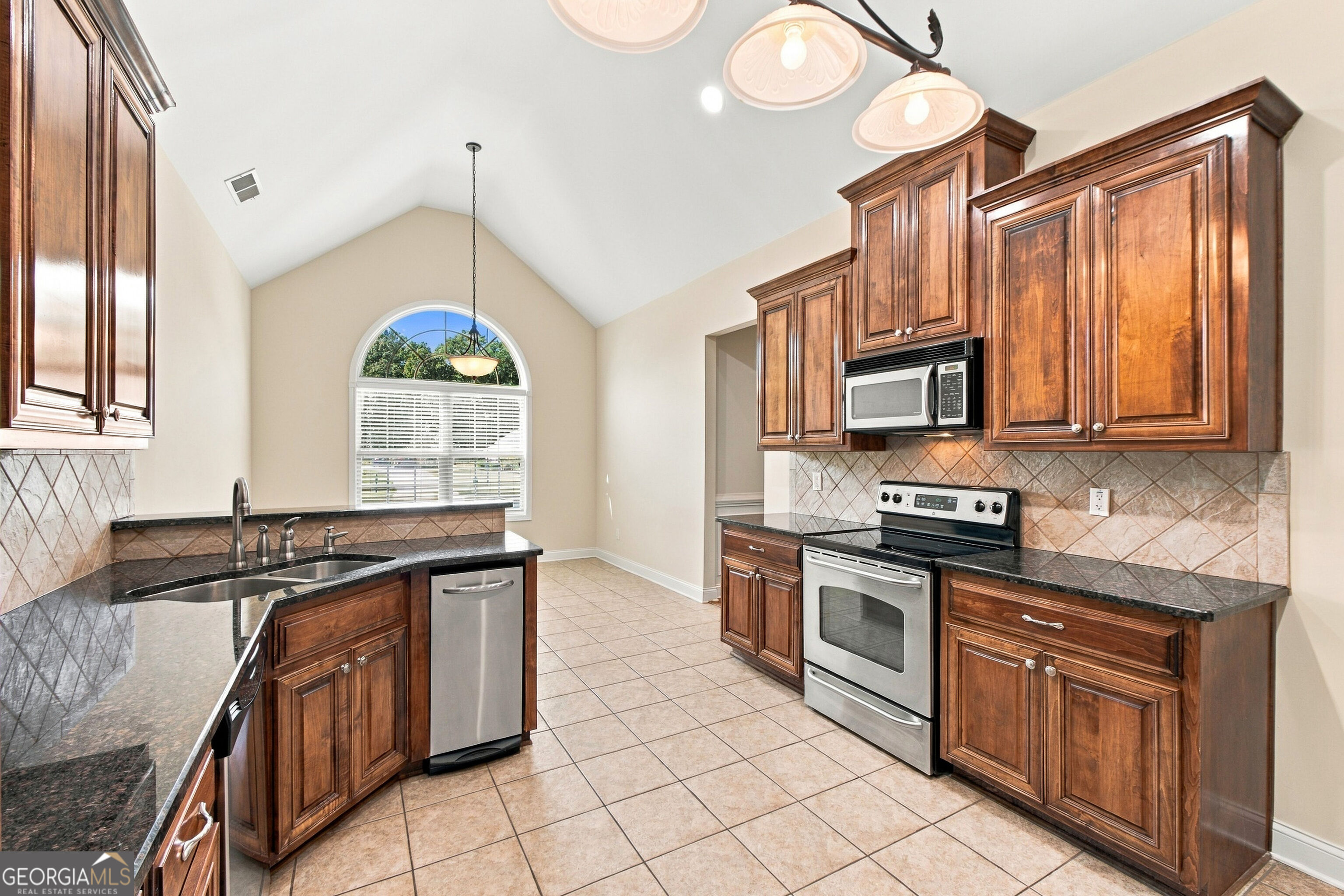 226 Hummingbird Court Property Photo 10