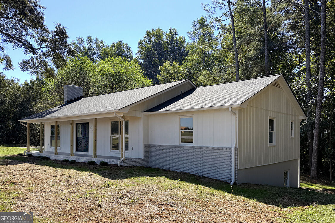 1230 Astondale Road Property Photo 3