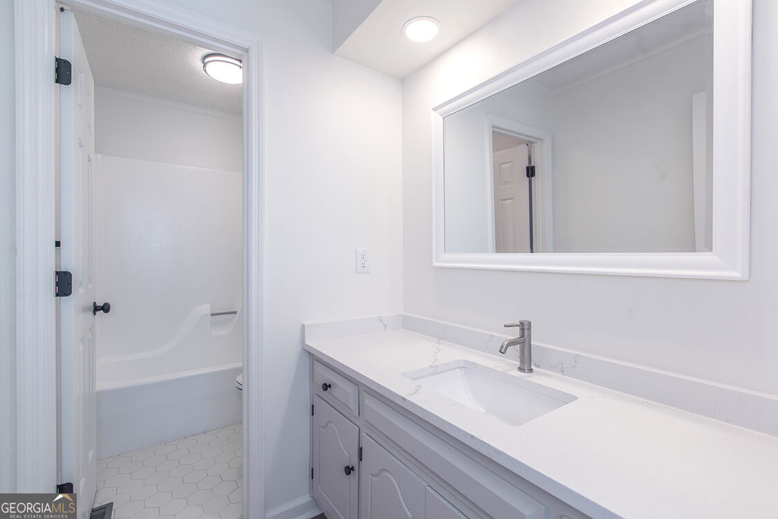 1230 Astondale Road Property Photo 23
