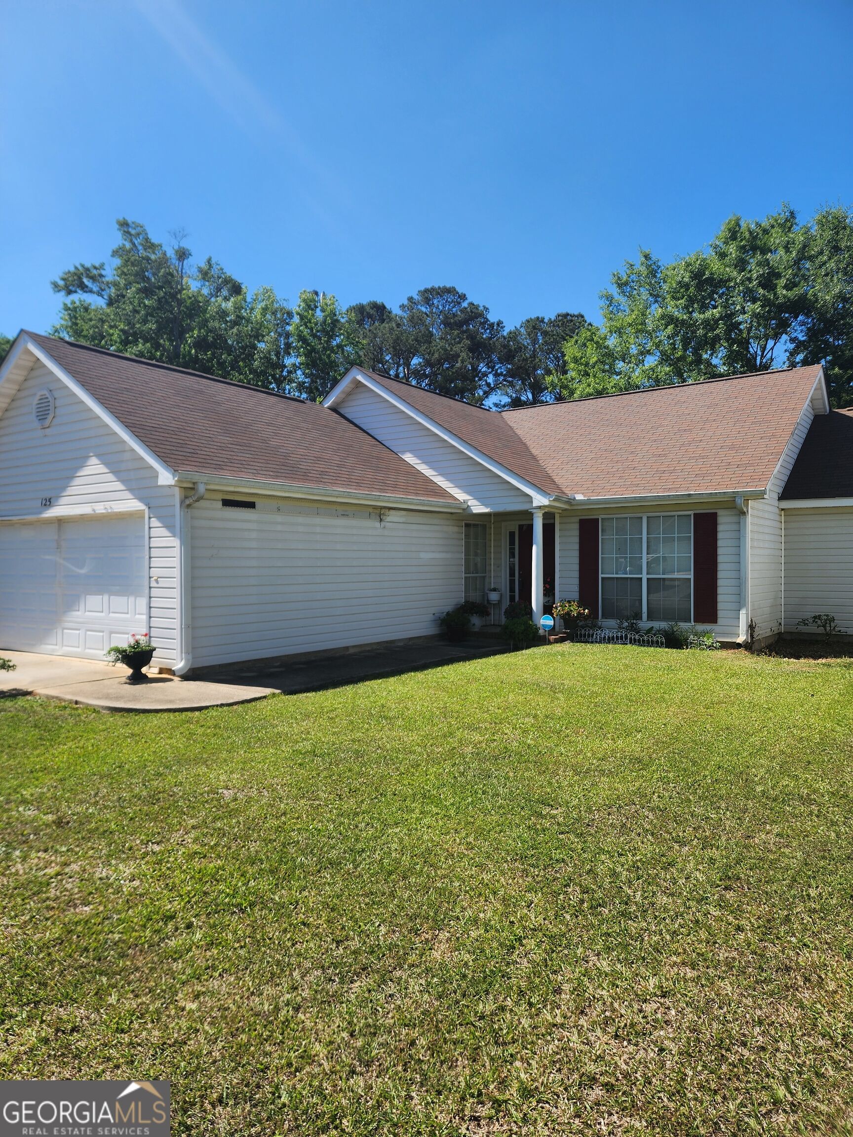 125 Crest Mont Drive Property Photo 1