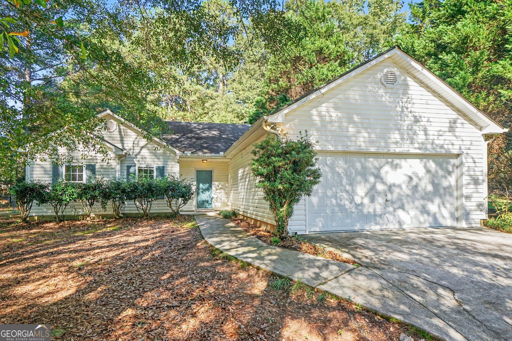 882 Whispering Way Property Photo 1