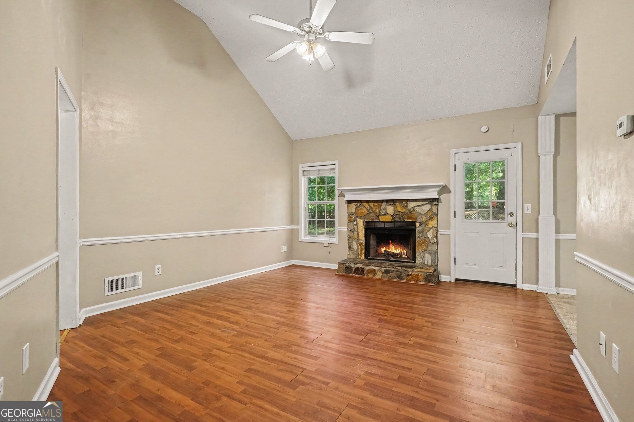 882 Whispering Way Property Photo 3
