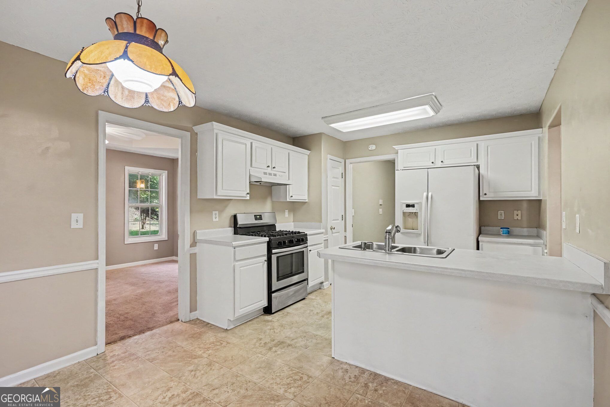 882 Whispering Way Property Photo 6