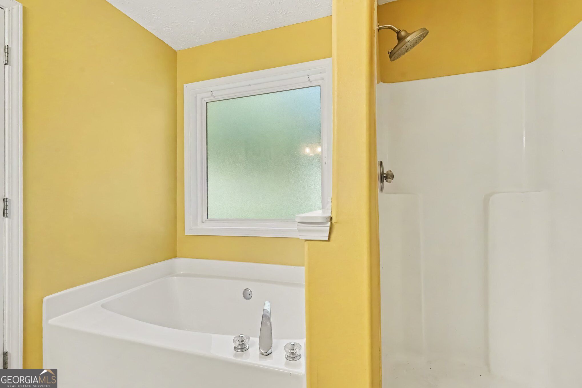 882 Whispering Way Property Photo 9