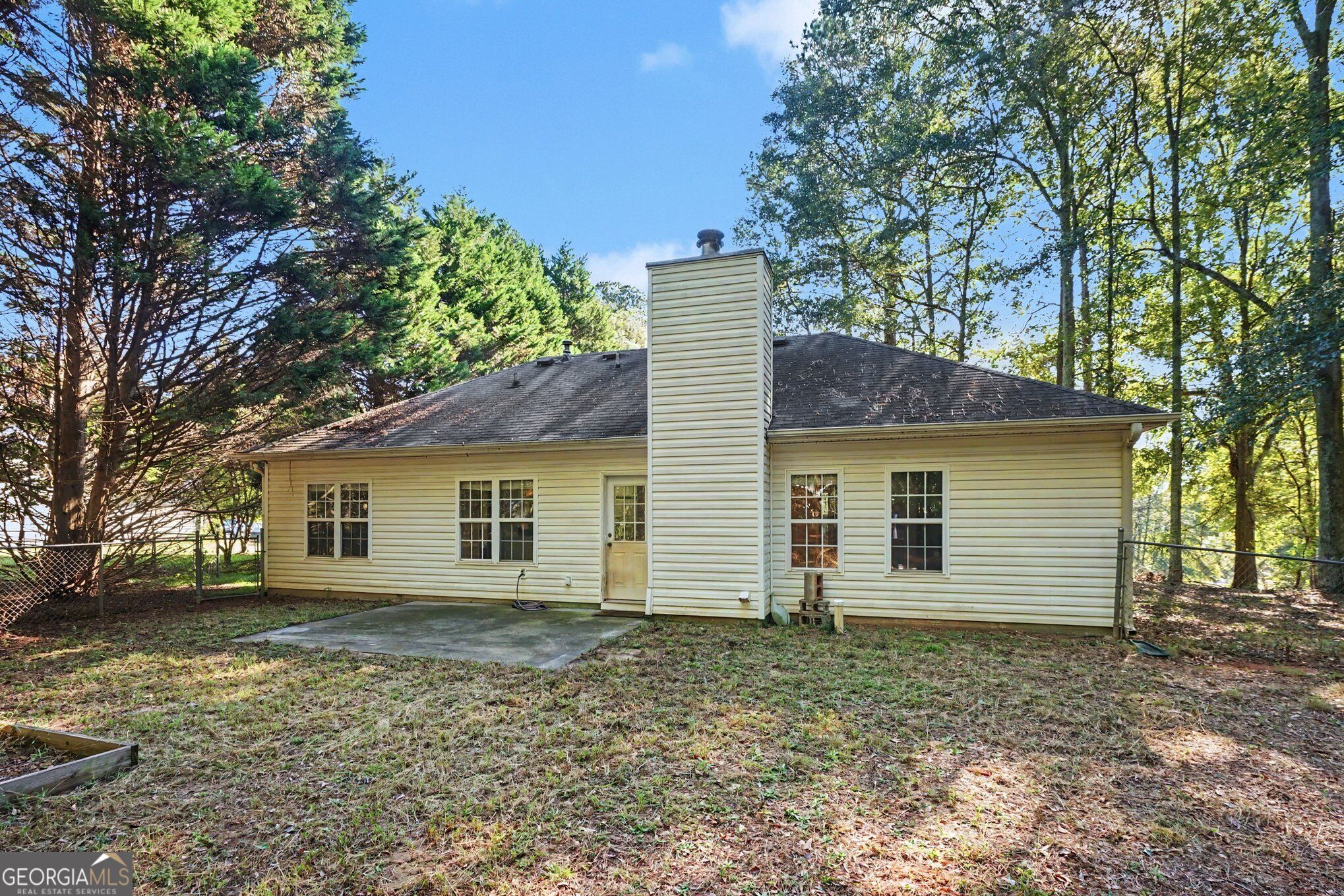 882 Whispering Way Property Photo 15