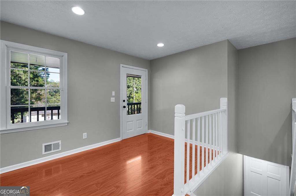 303 Old Farm Road Property Photo 6