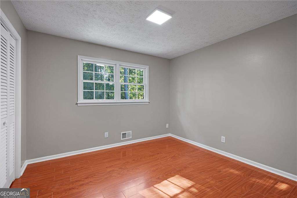 303 Old Farm Road Property Photo 17