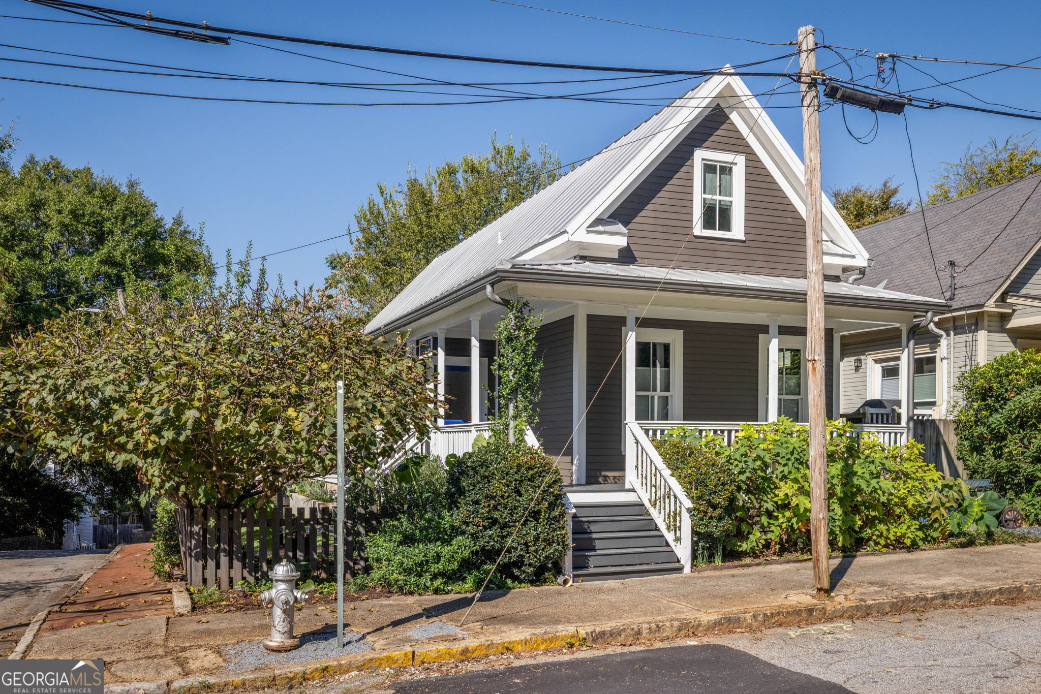 606 Pickett Street Property Photo 2