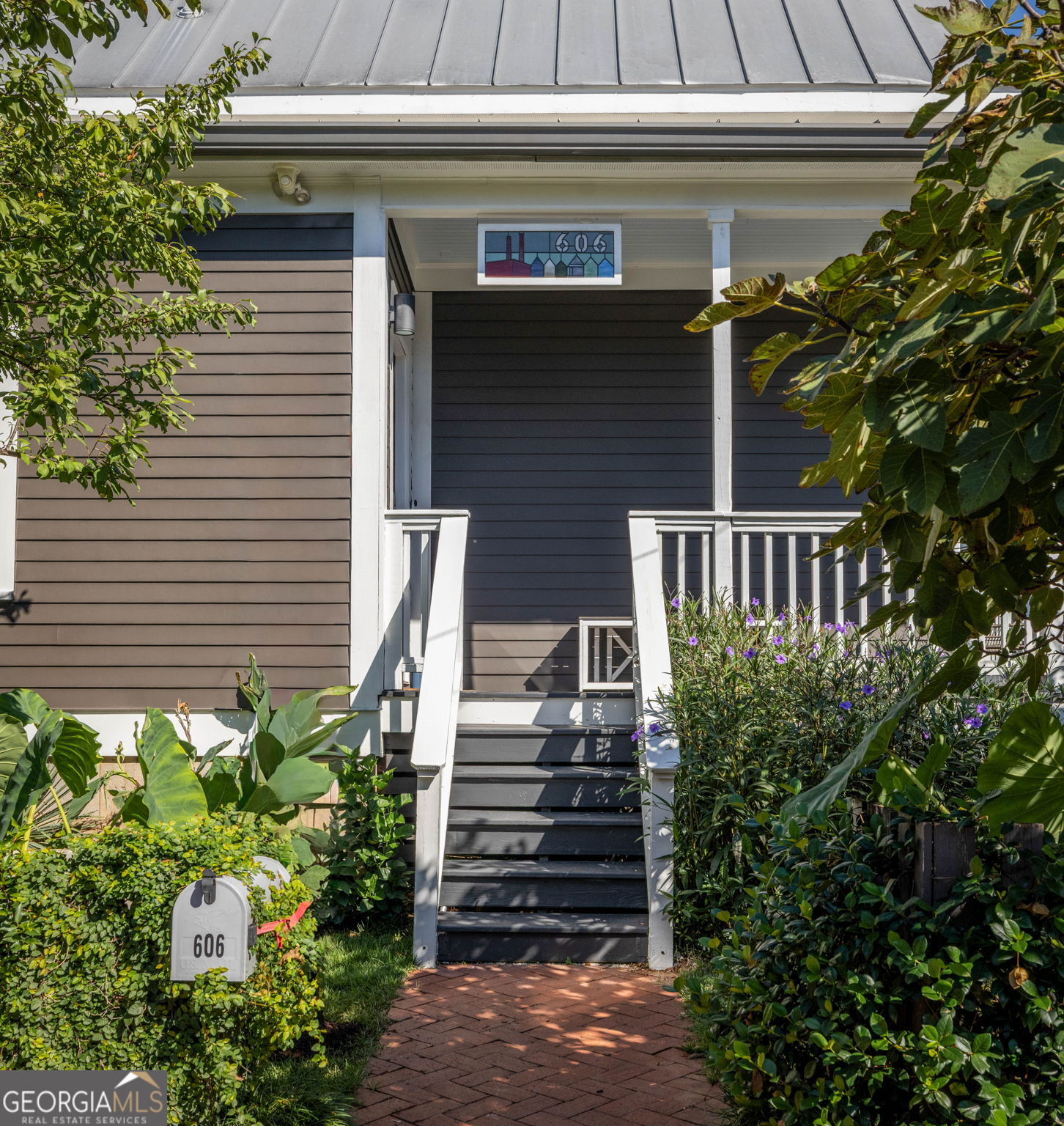 606 Pickett Street Property Photo 3