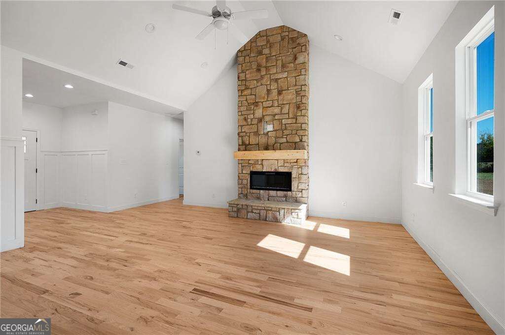 316 Larkspur Drive Sw Property Photo 7