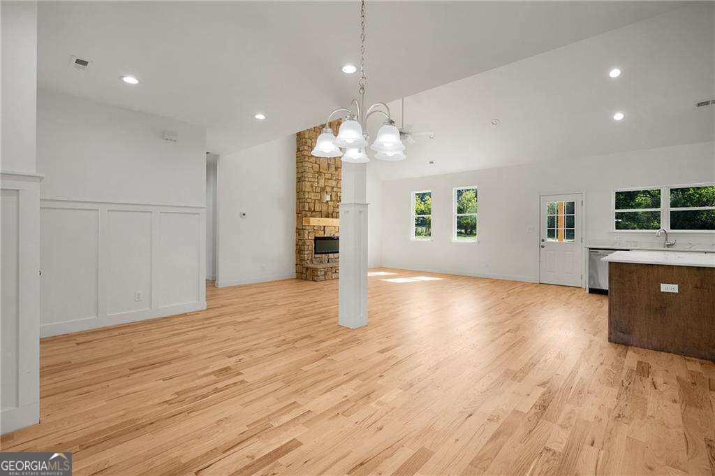 316 Larkspur Drive Sw Property Photo 9