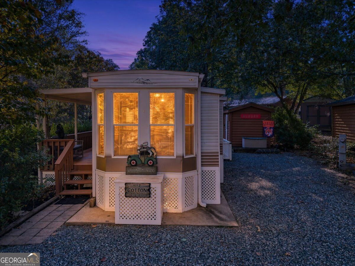 12 Tip Top Circle Property Photo 1