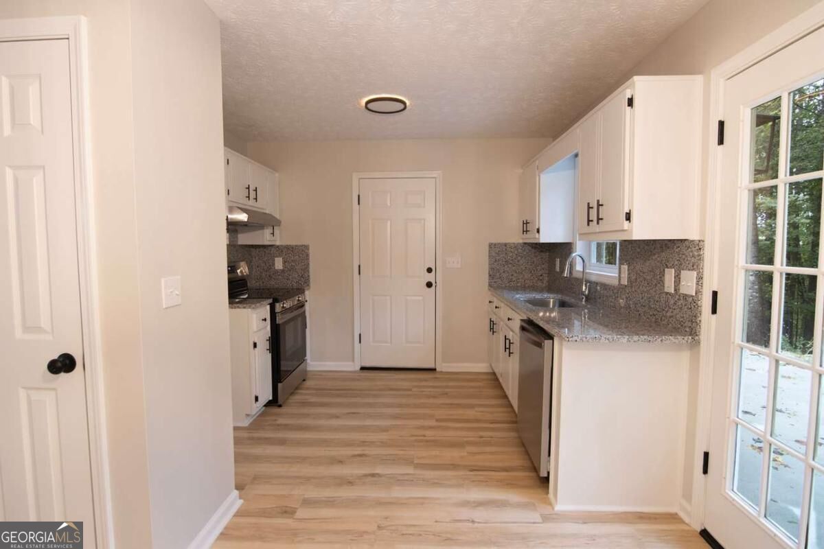2460 Ashwood Way Property Photo 6
