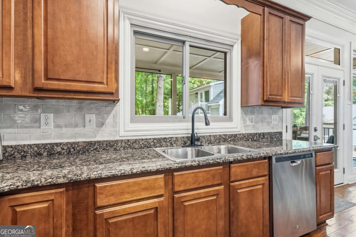 160 Parkside Lane Property Photo 15