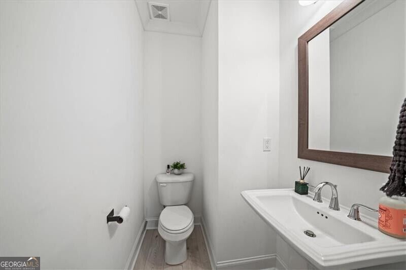 405 Olmstead Way Property Photo 14