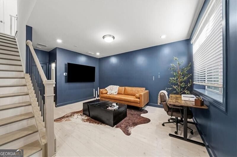405 Olmstead Way Property Photo 18