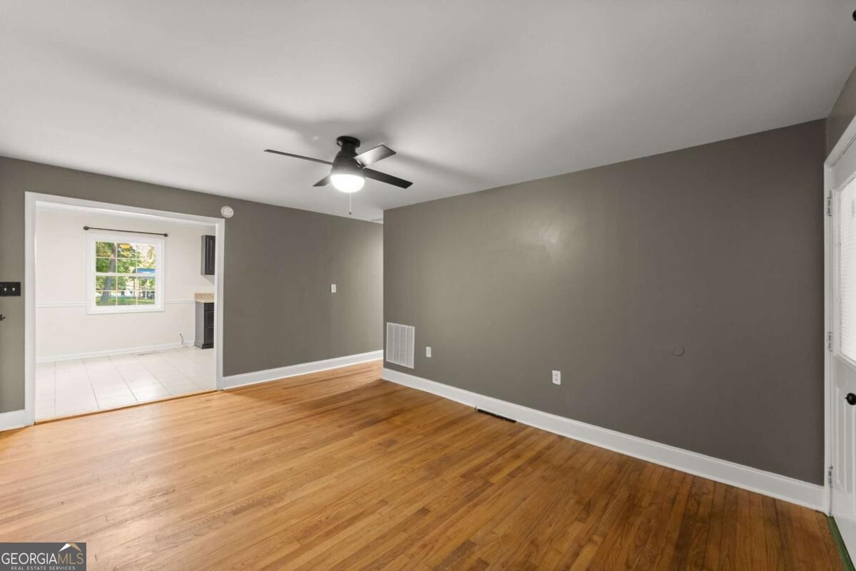 3027 Thrasher Drive Property Photo 8