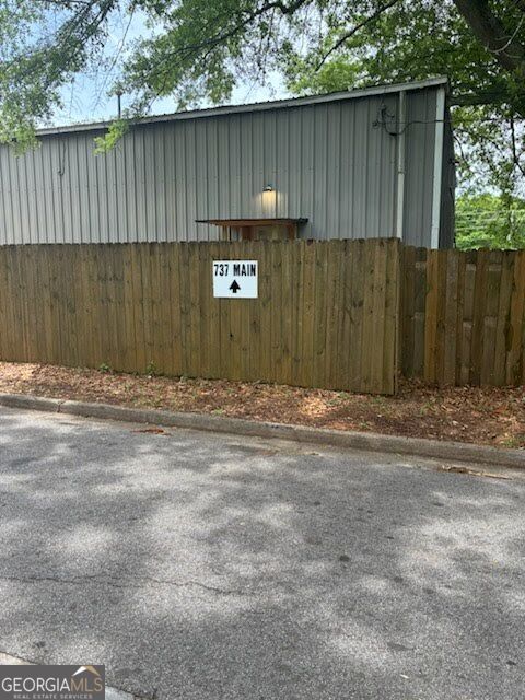 784 Second Street Property Photo 5