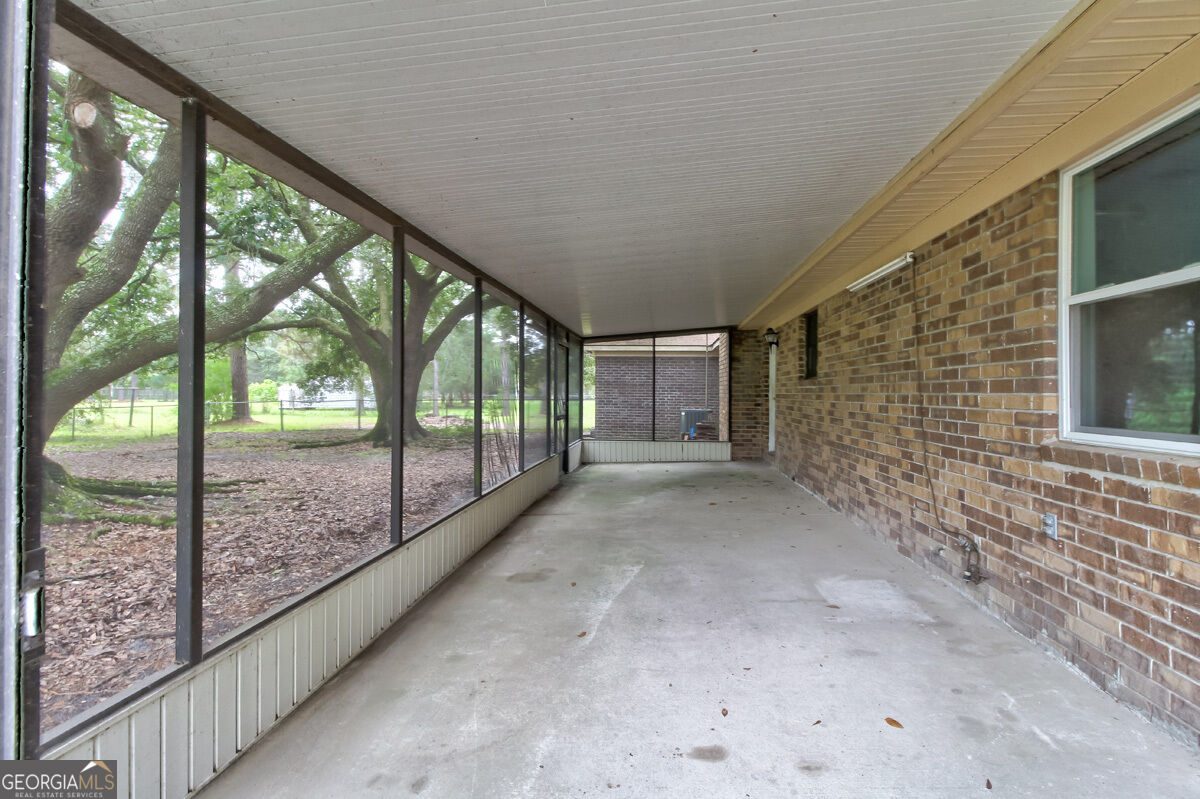 123 Maple Drive Property Photo 6