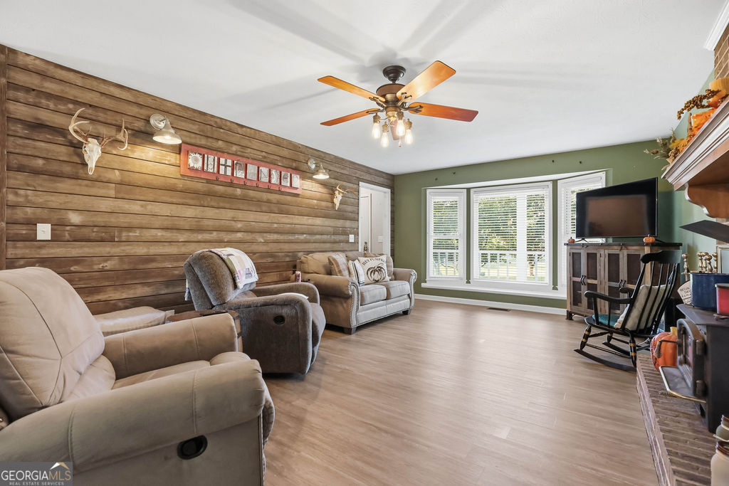 2459 Bear Creek Road Property Photo 10