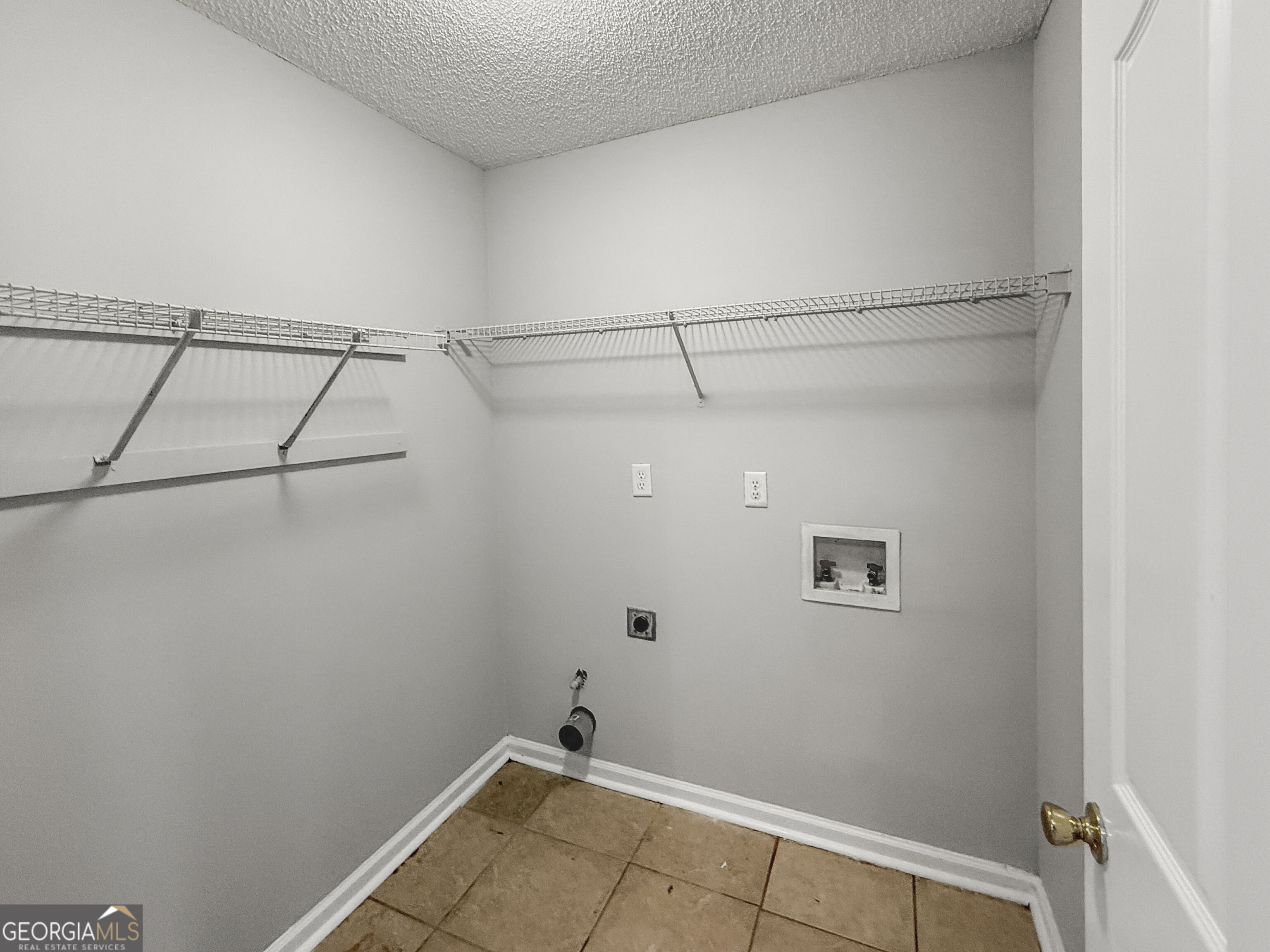 10867 Knotty Pine Place Property Photo 6