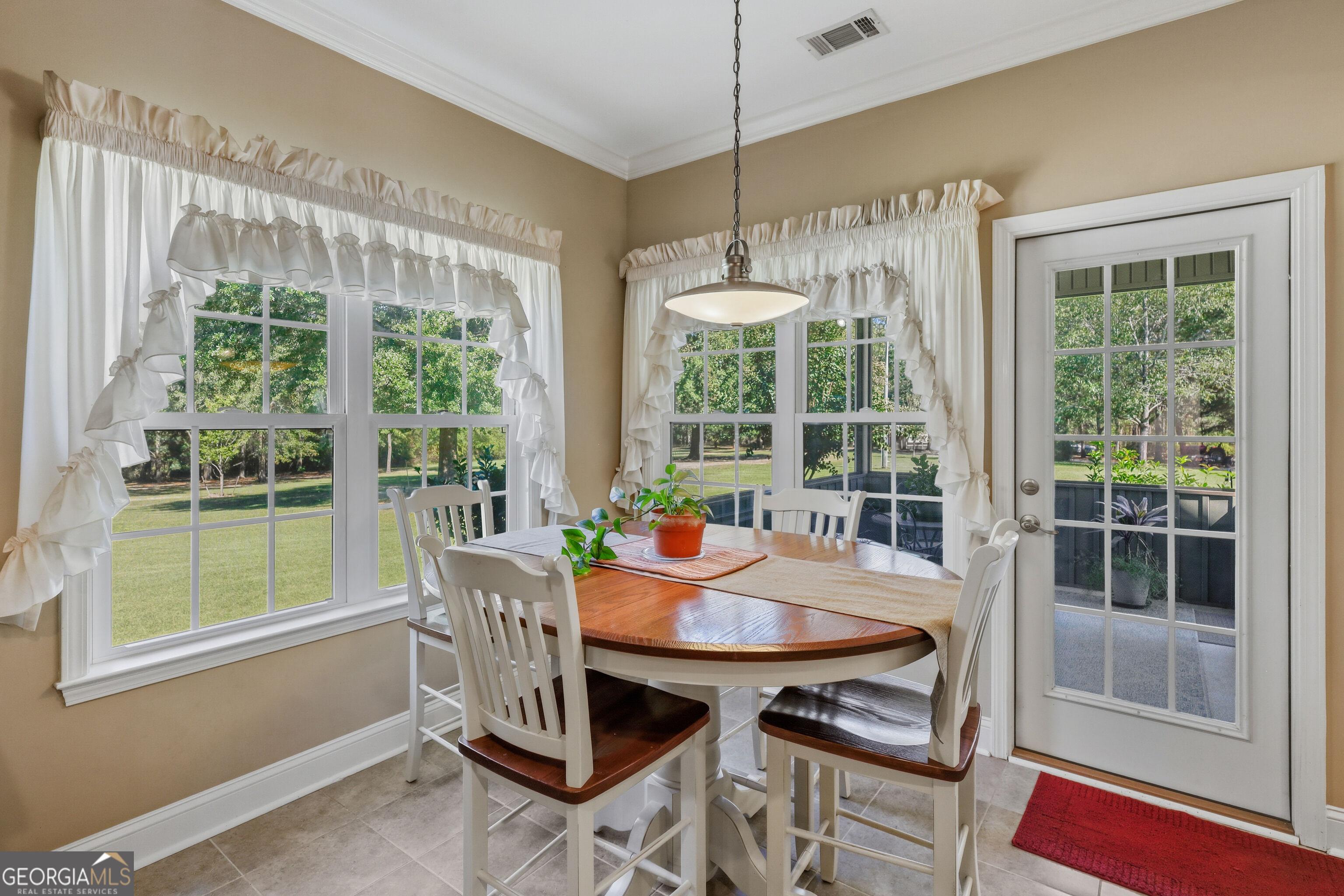 255 Rogers Circle Property Photo 8