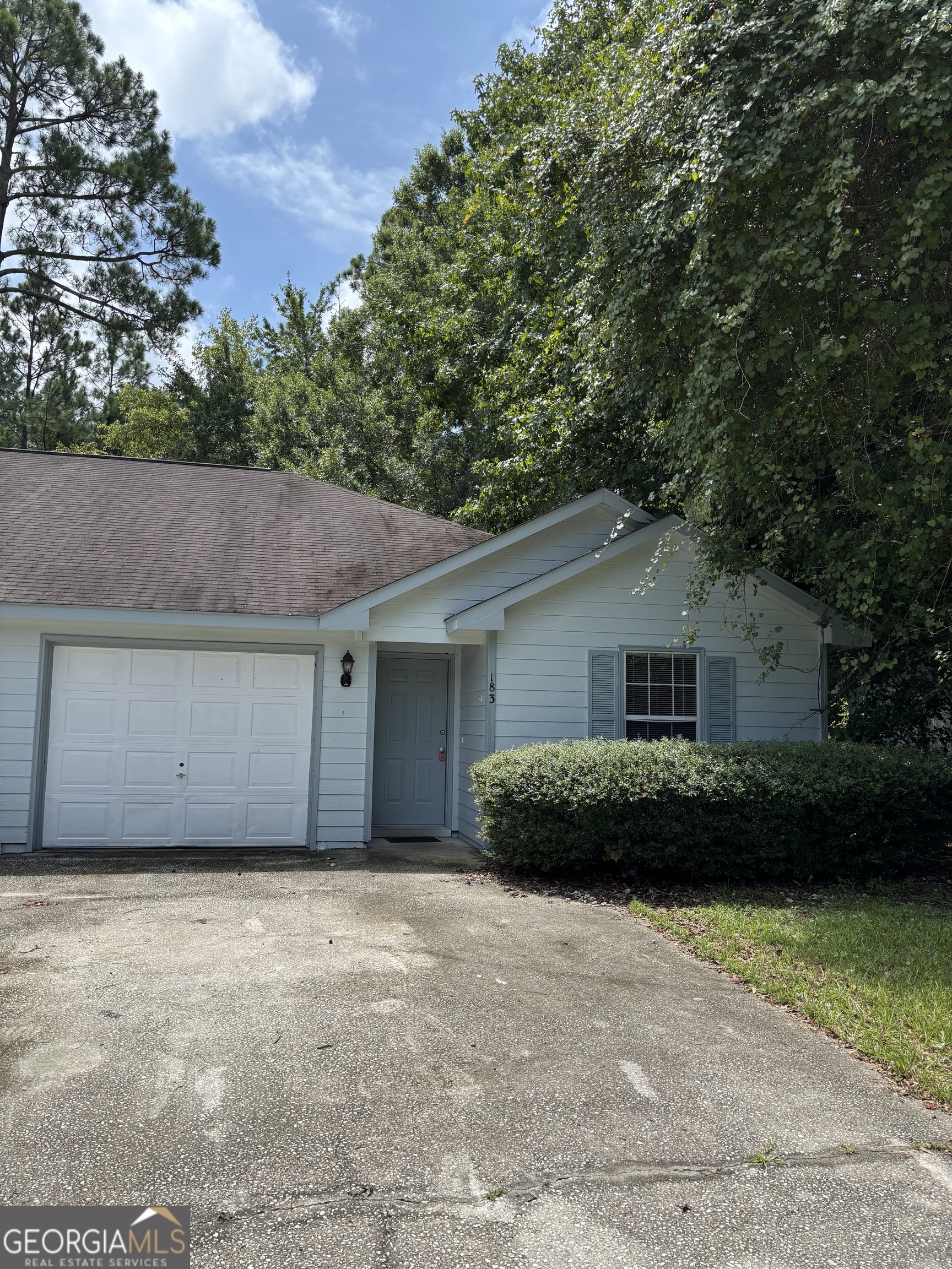 183 Talbot Court Property Photo 3
