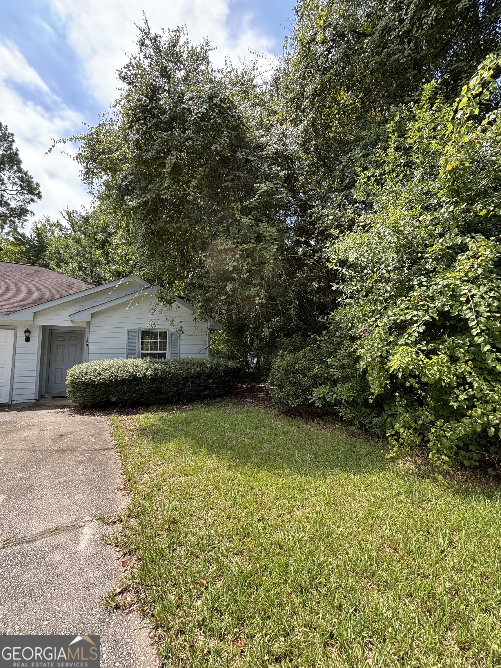 183 Talbot Court Property Photo 4