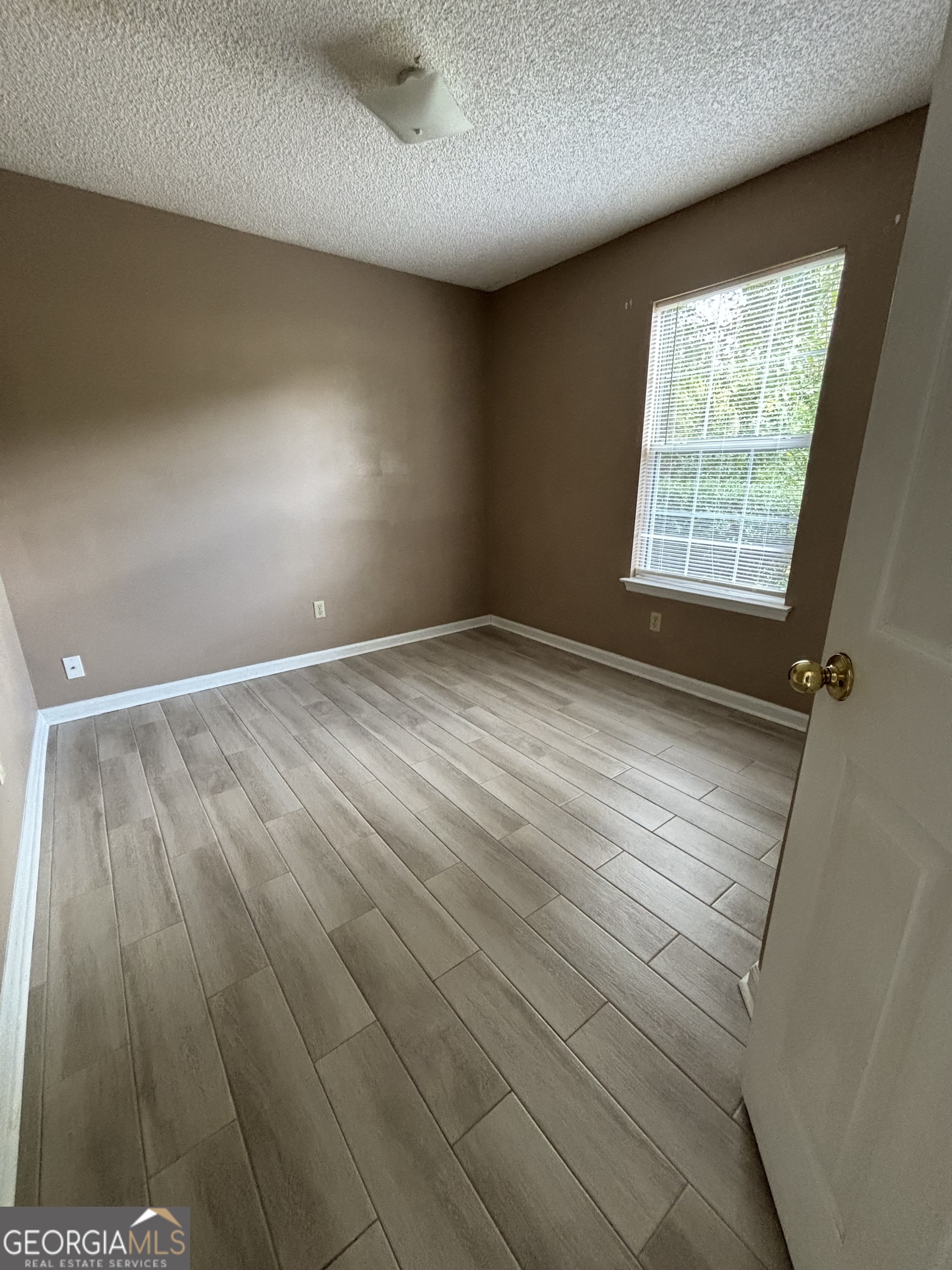 183 Talbot Court Property Photo 9