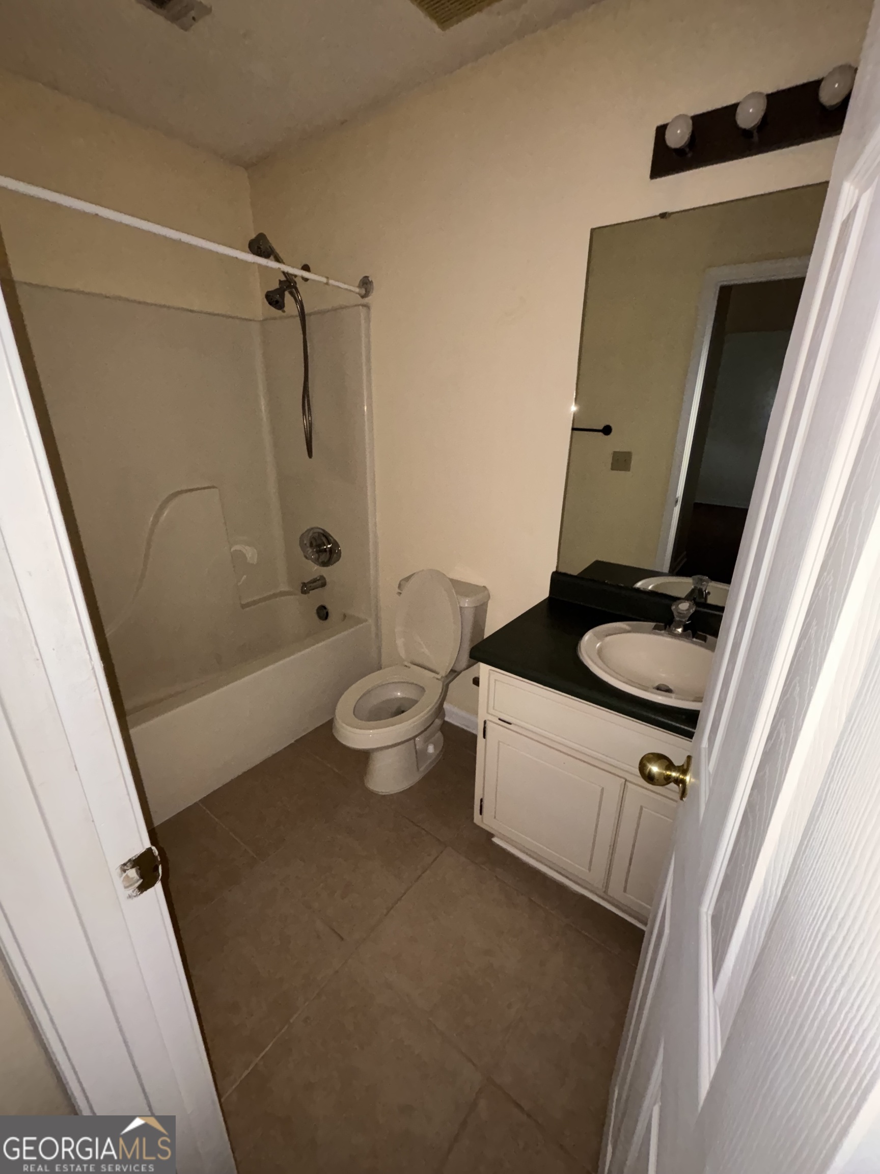 183 Talbot Court Property Photo 25