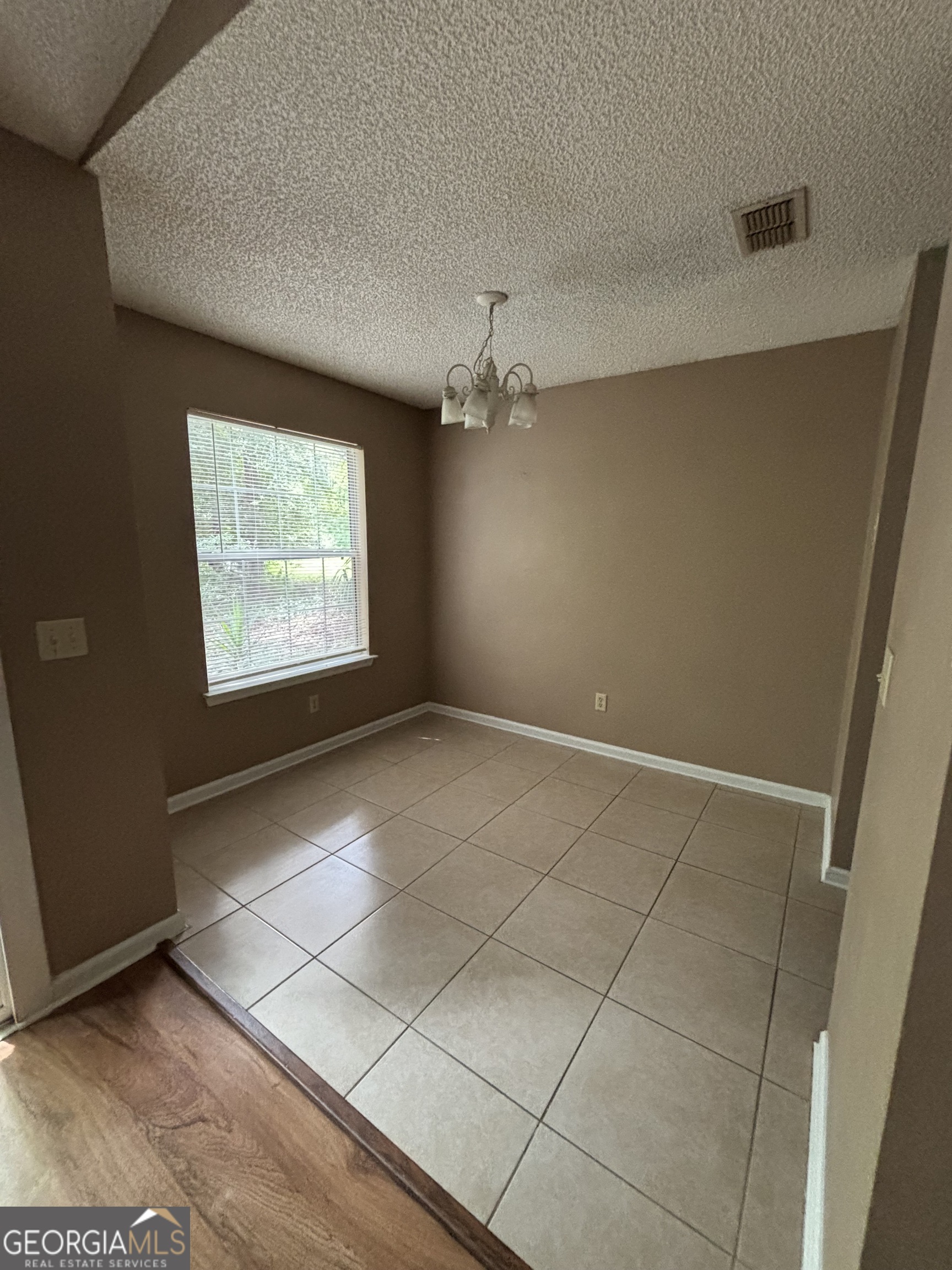 183 Talbot Court Property Photo 28