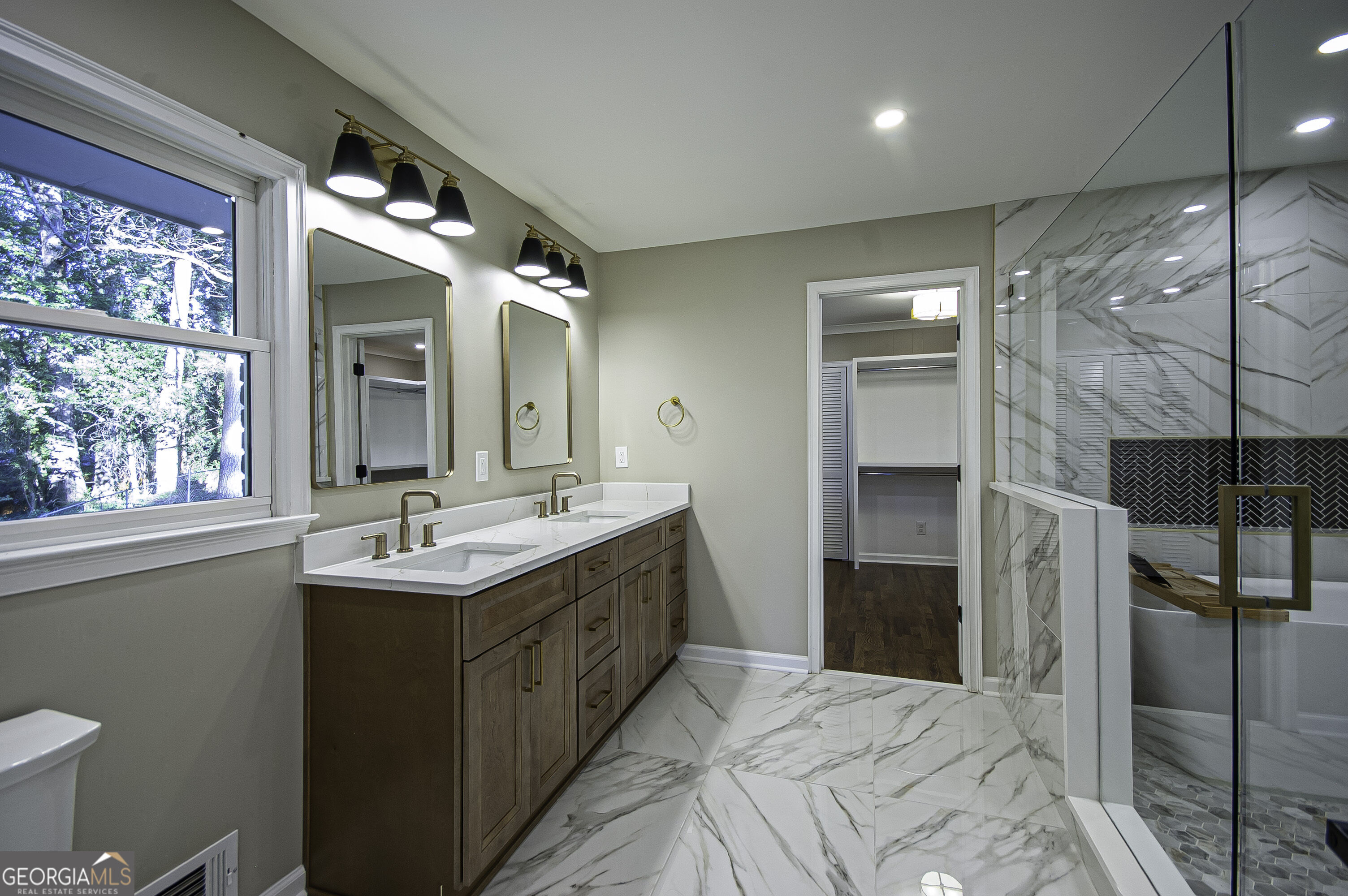 3680 Midvale Road Property Photo 16