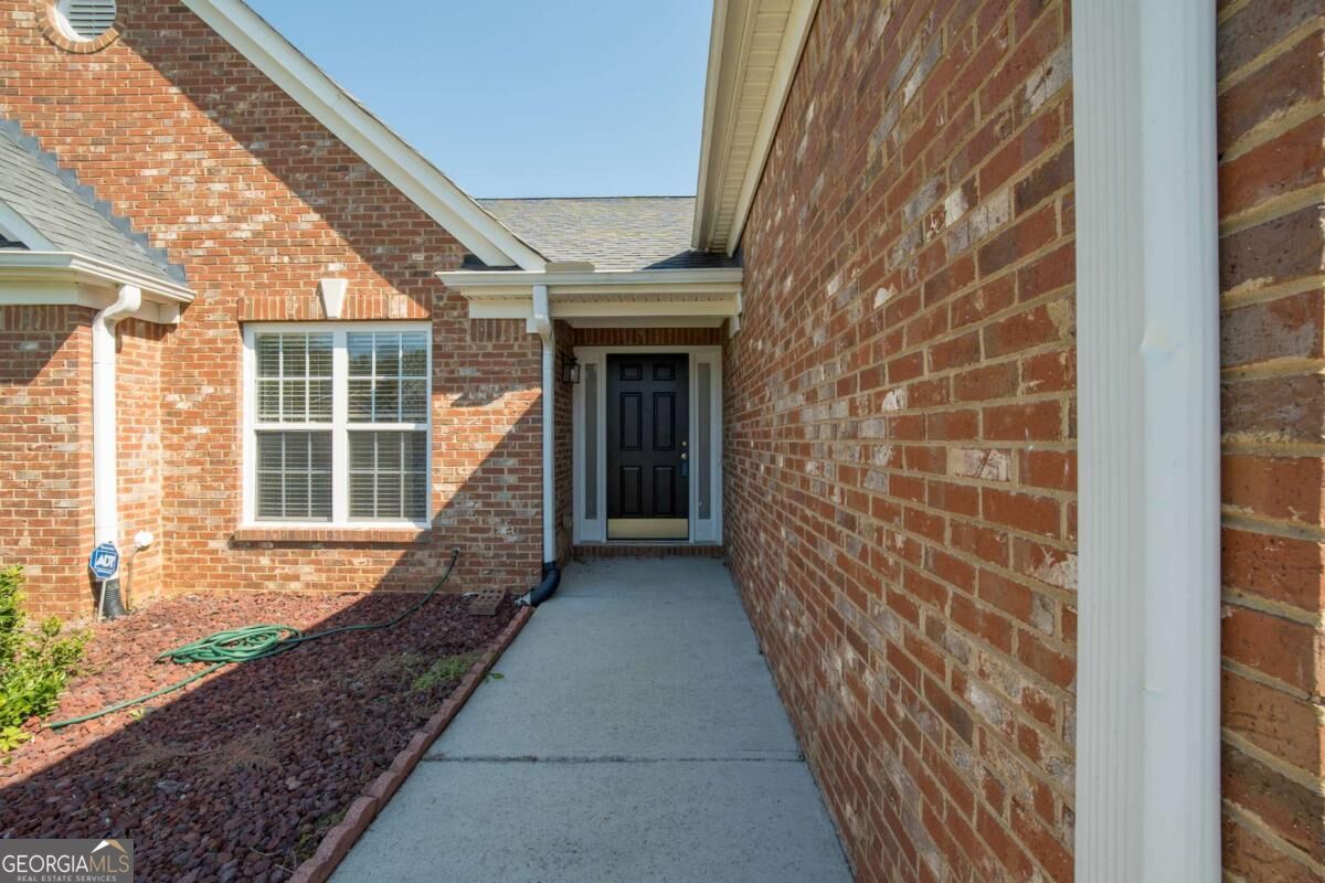 540 Groveland Parkway Property Photo 3
