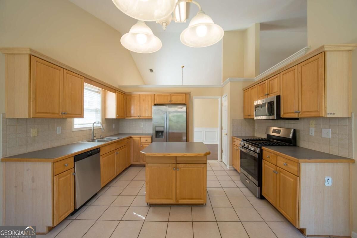 540 Groveland Parkway Property Photo 14