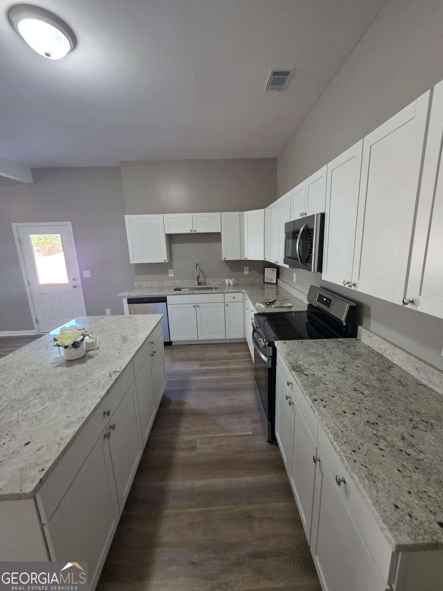 255 Tremont Circle Property Photo 6