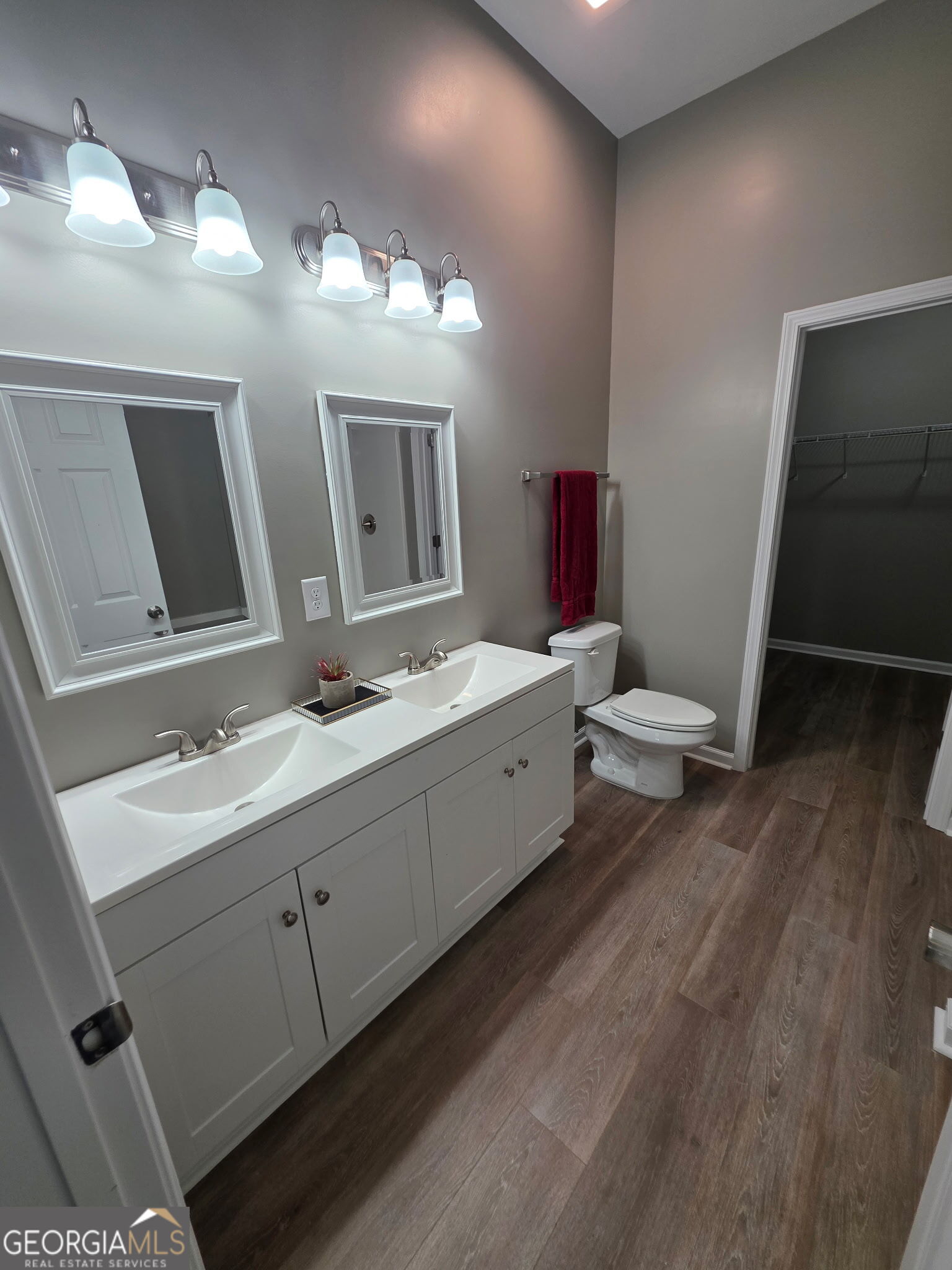 255 Tremont Circle Property Photo 9