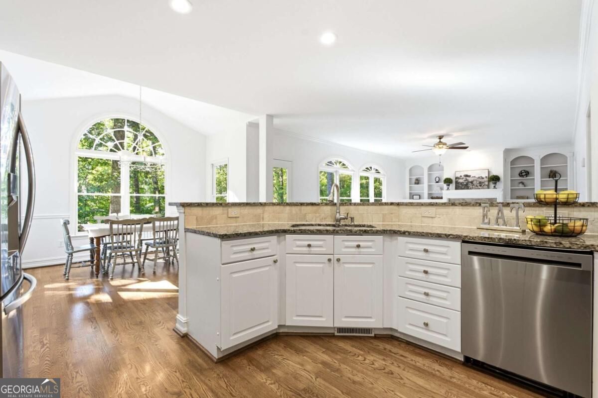 805 Dockbridge Way Property Photo 17