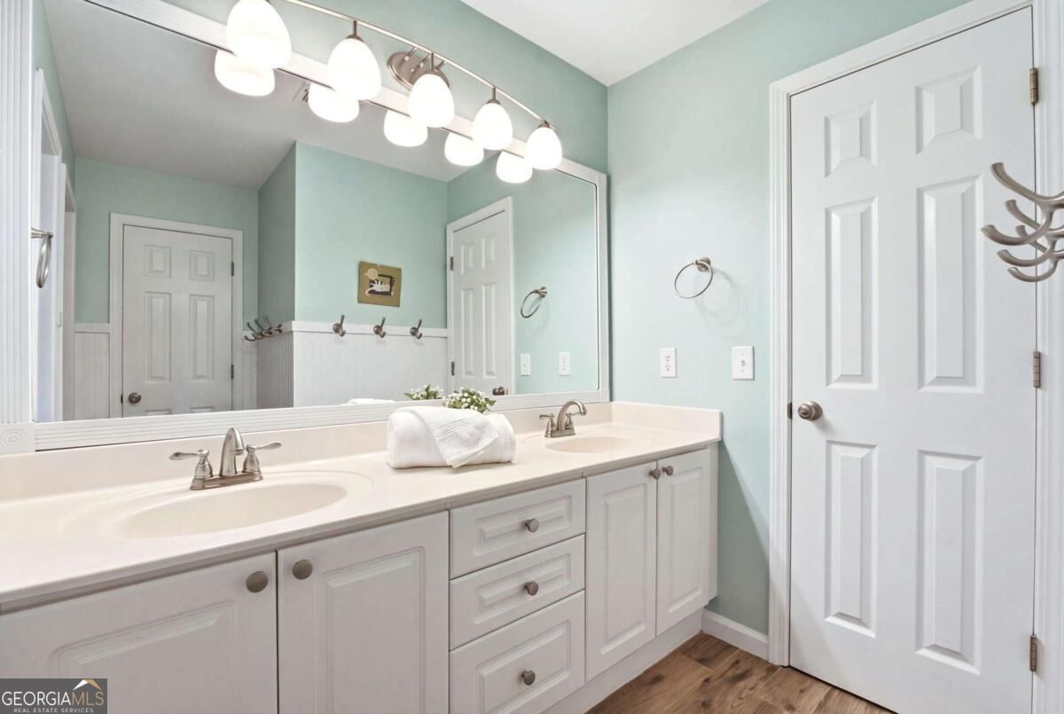 805 Dockbridge Way Property Photo 32