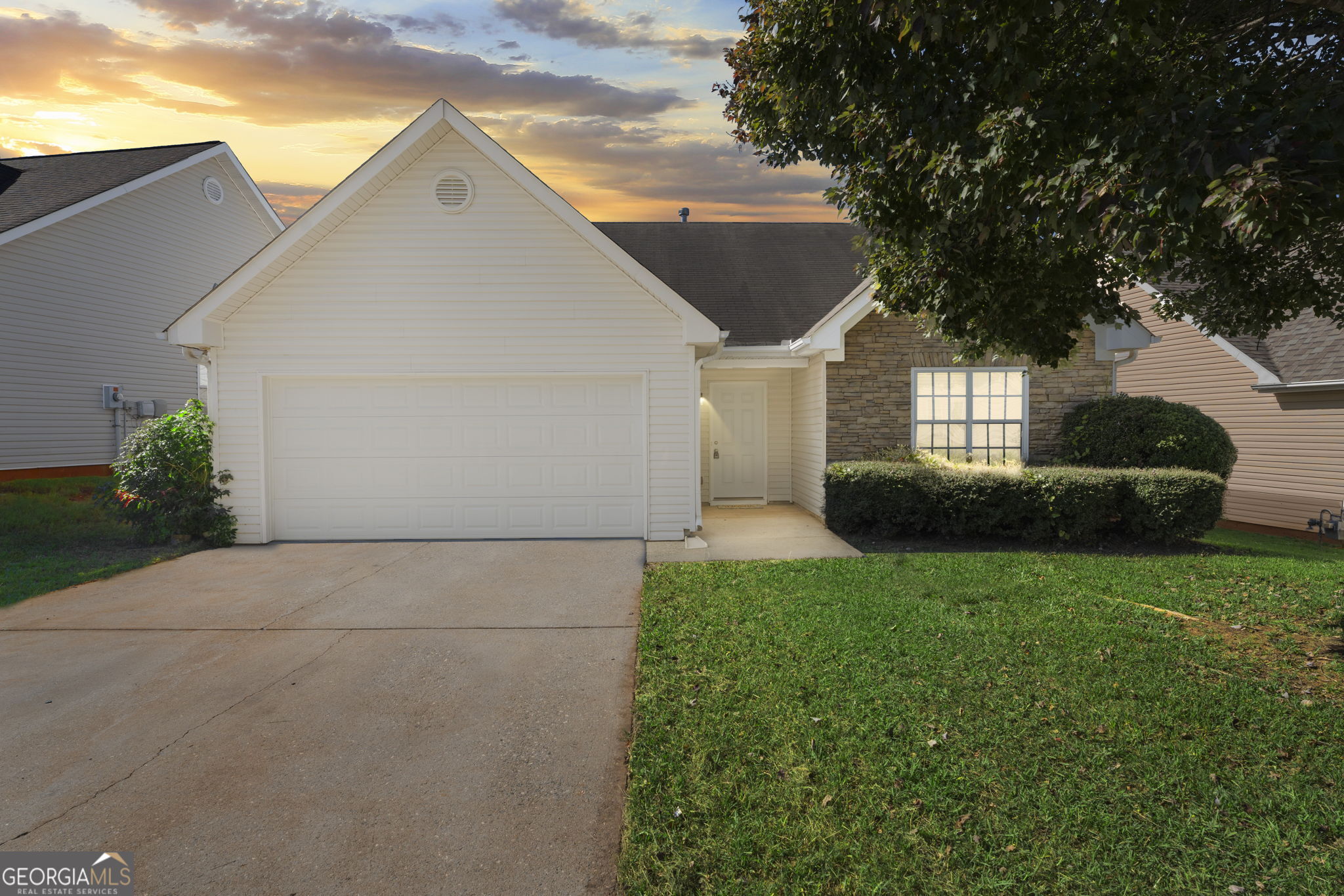 95 Collins Trace Property Photo 1