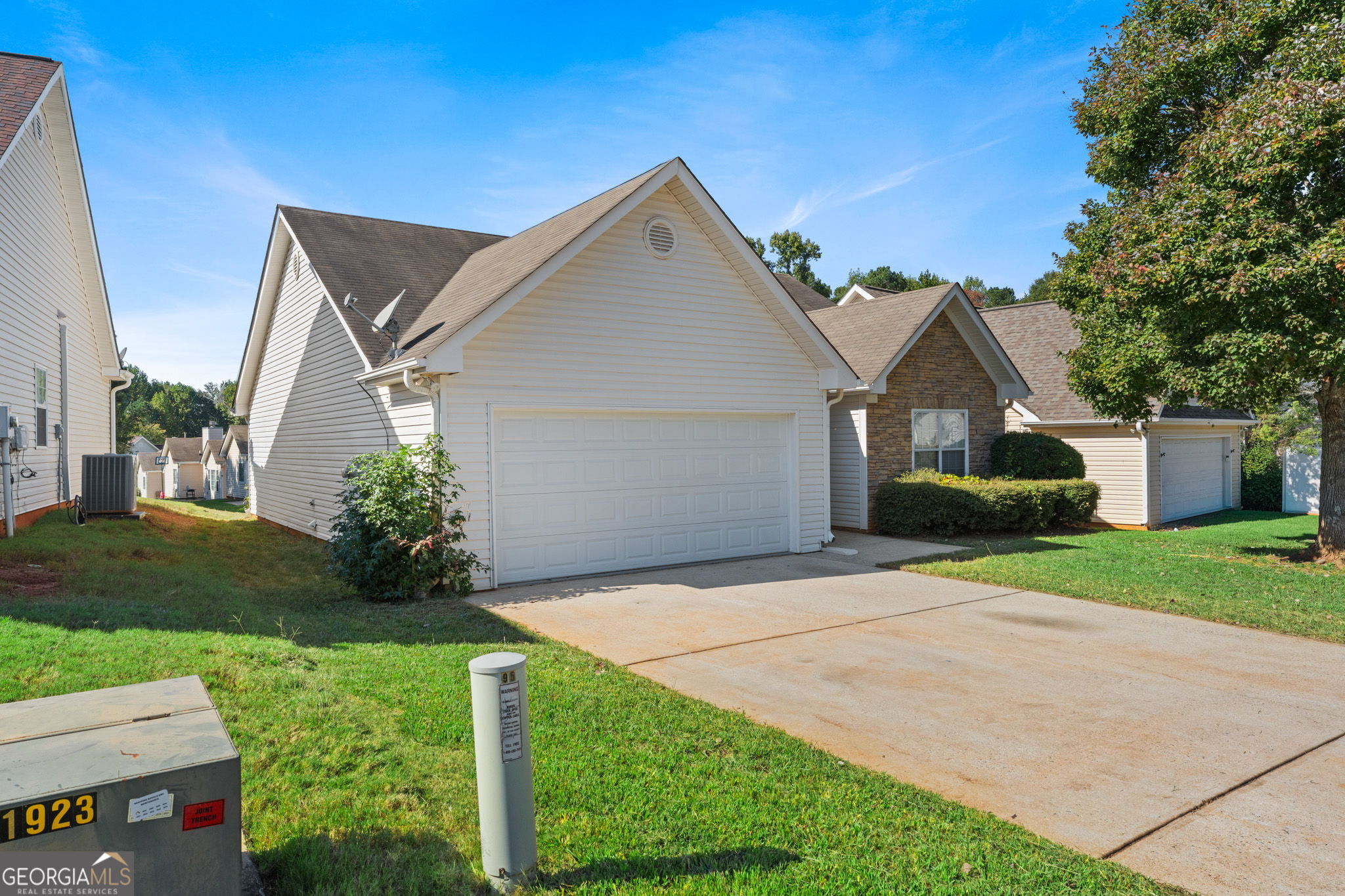 95 Collins Trace Property Photo 4