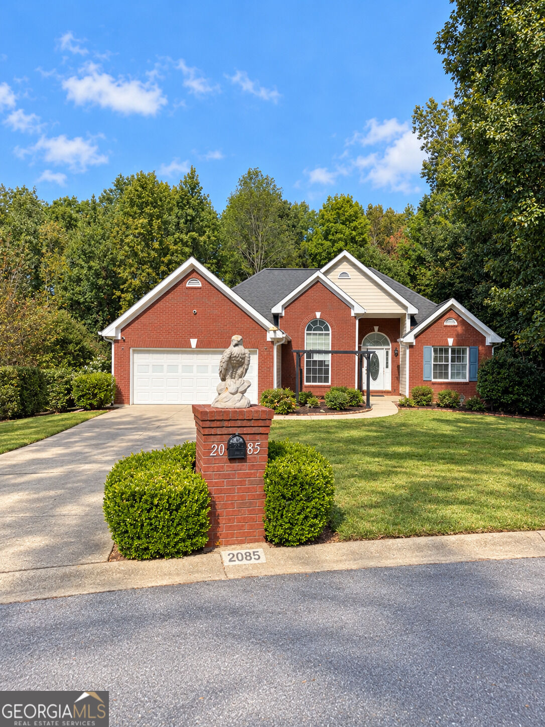 2085 Oakpointe Court Property Photo 1