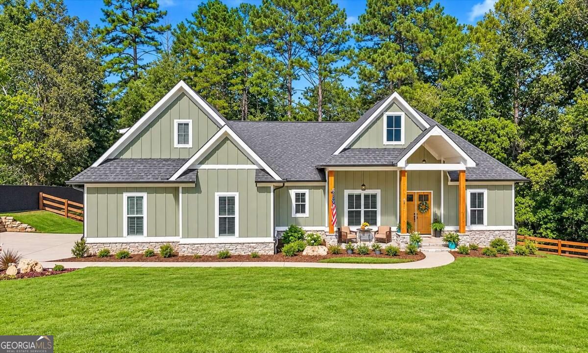 2 Everwood Court Se Property Photo 1