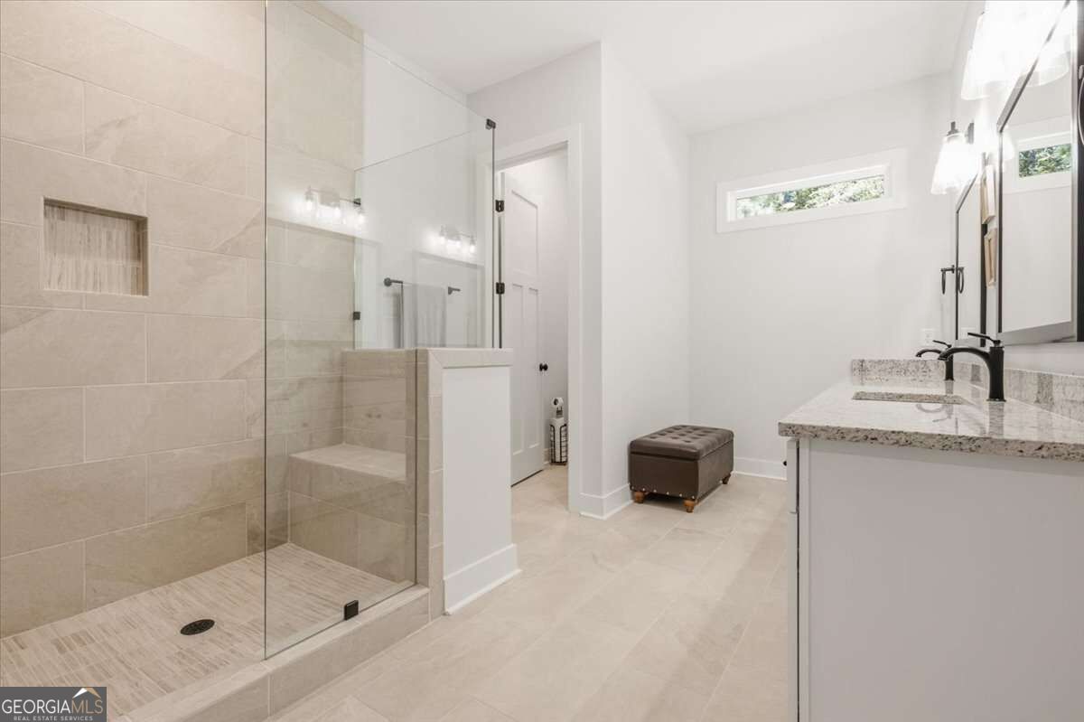 2 Everwood Court Se Property Photo 5