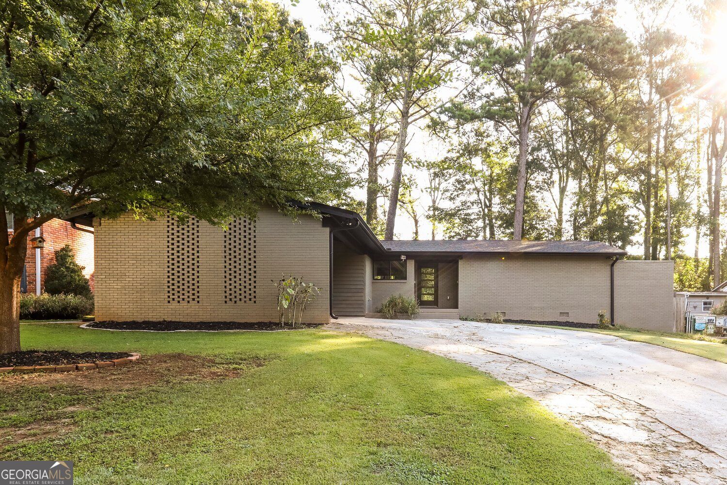 1389 Sanden Ferry Drive Property Photo 1