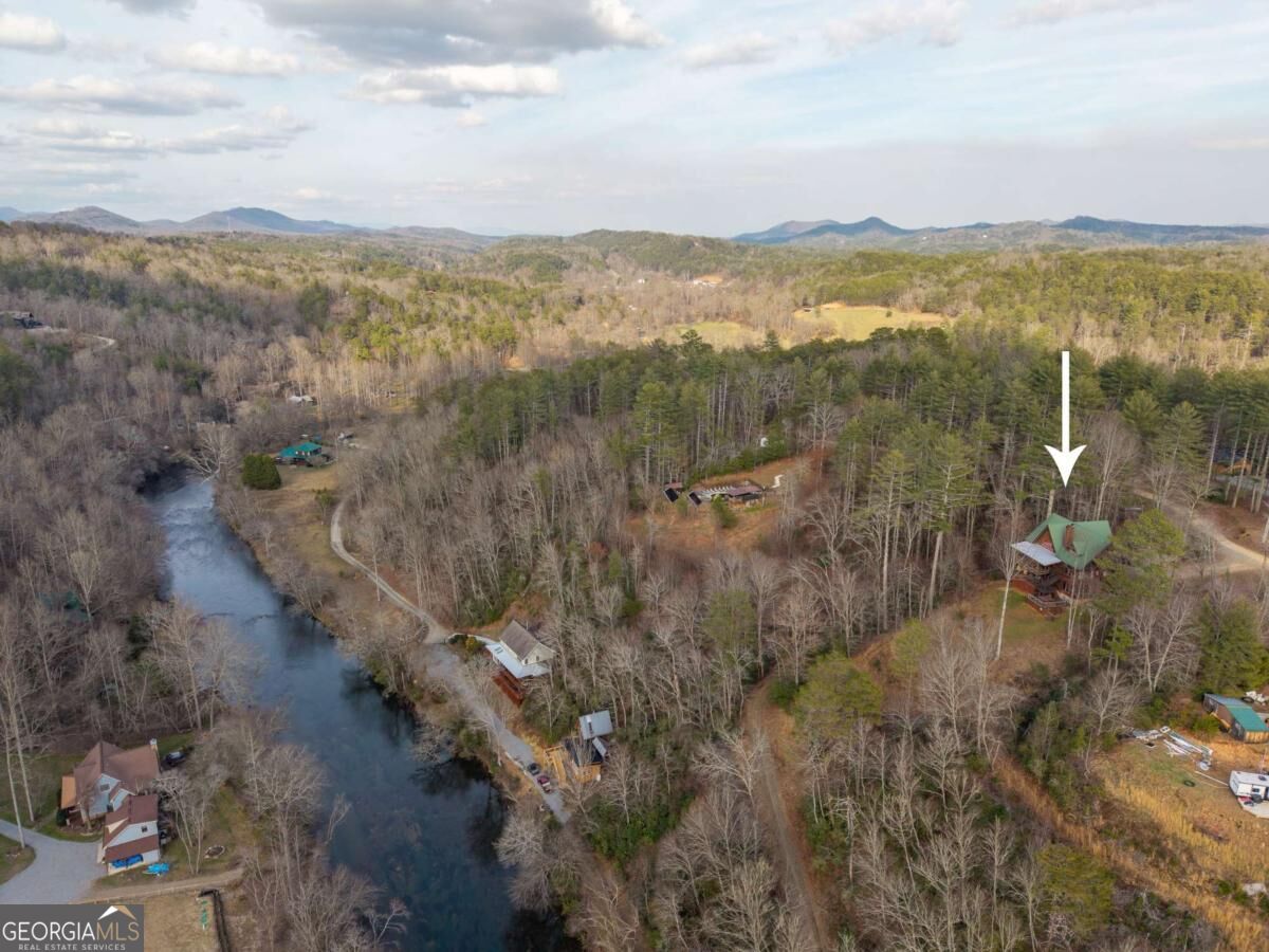 153 Riverview Circle Property Photo 8
