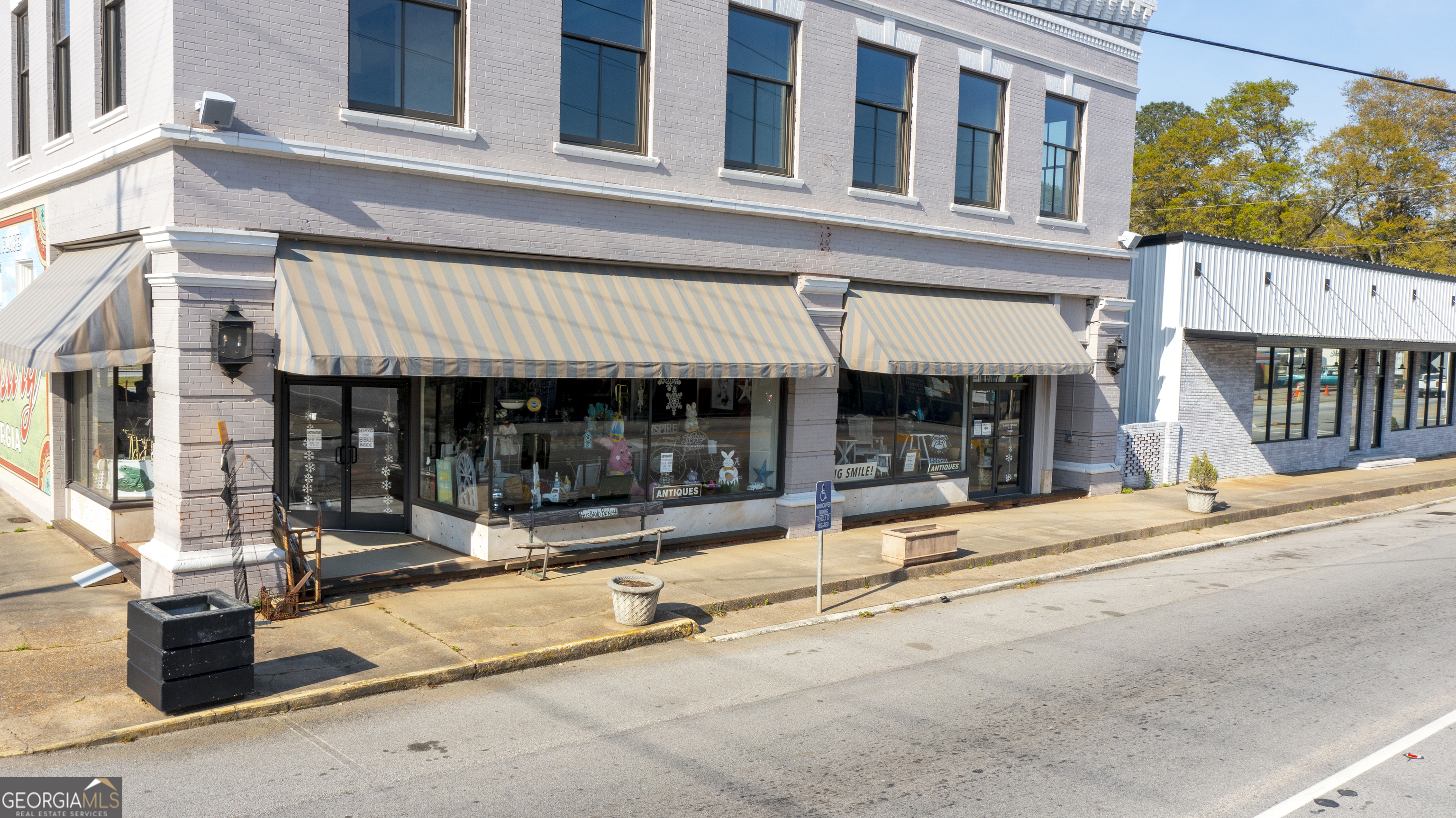 18109 Main Street Property Photo 1