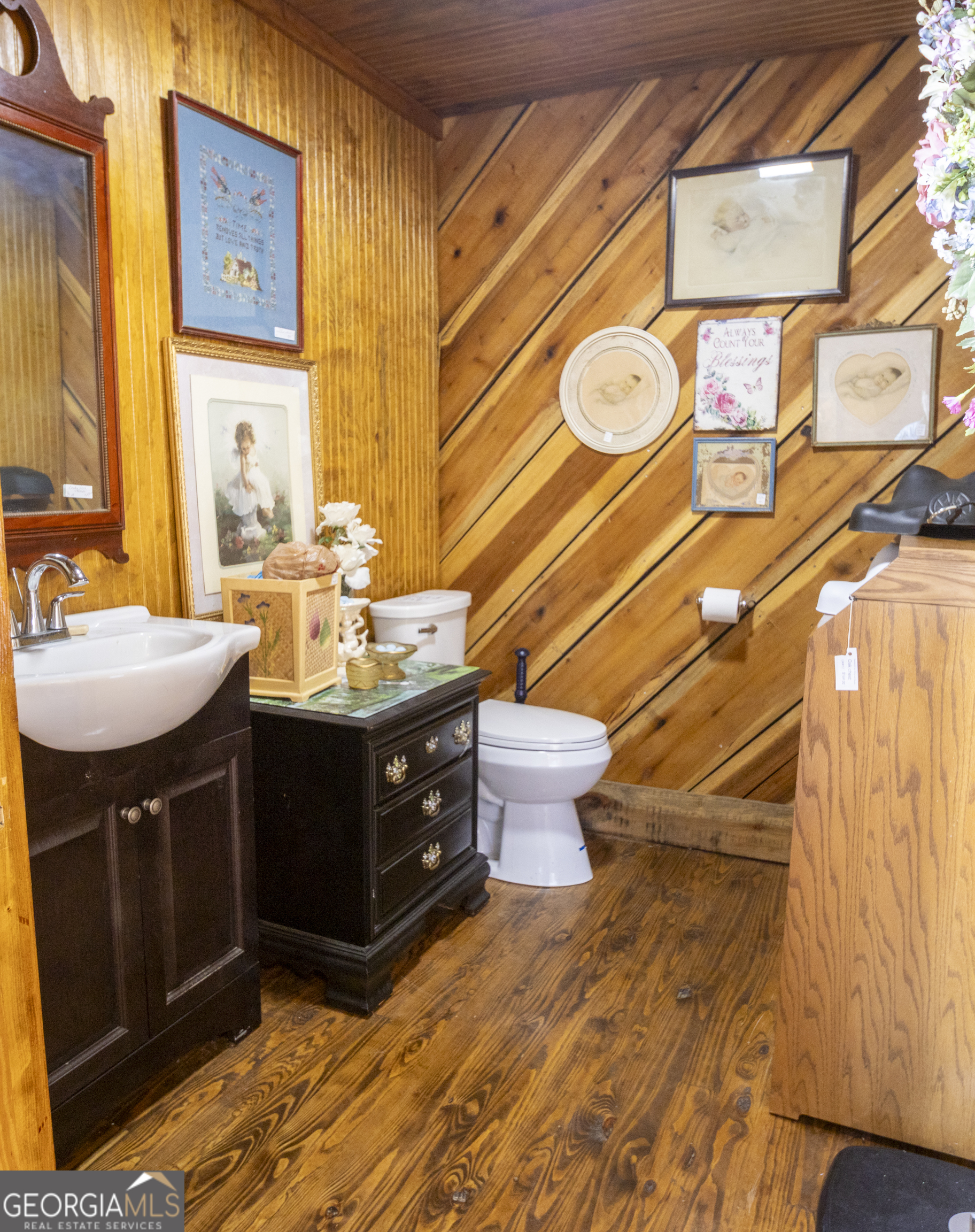 18109 Main Street Property Photo 13
