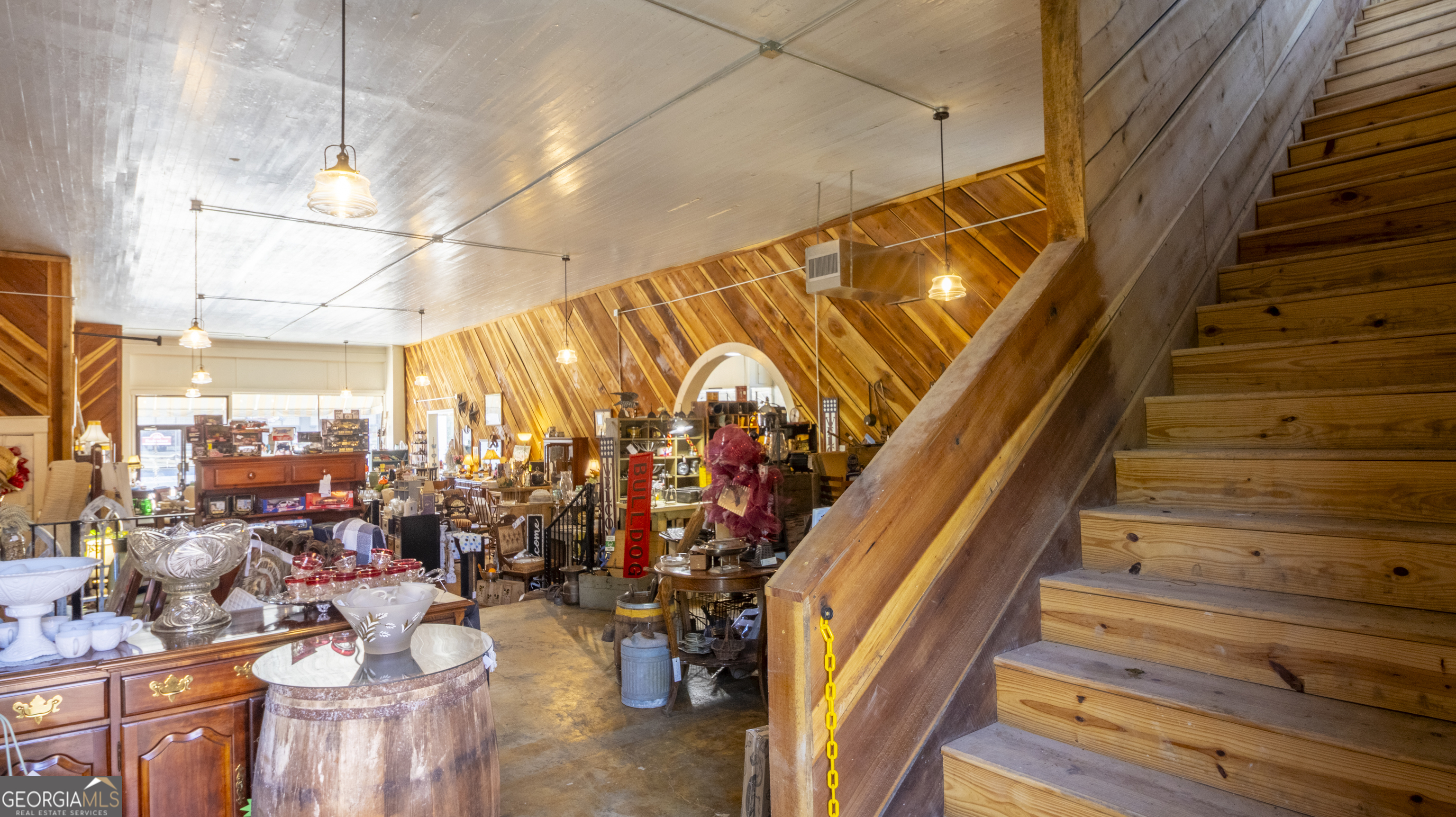 18109 Main Street Property Photo 16