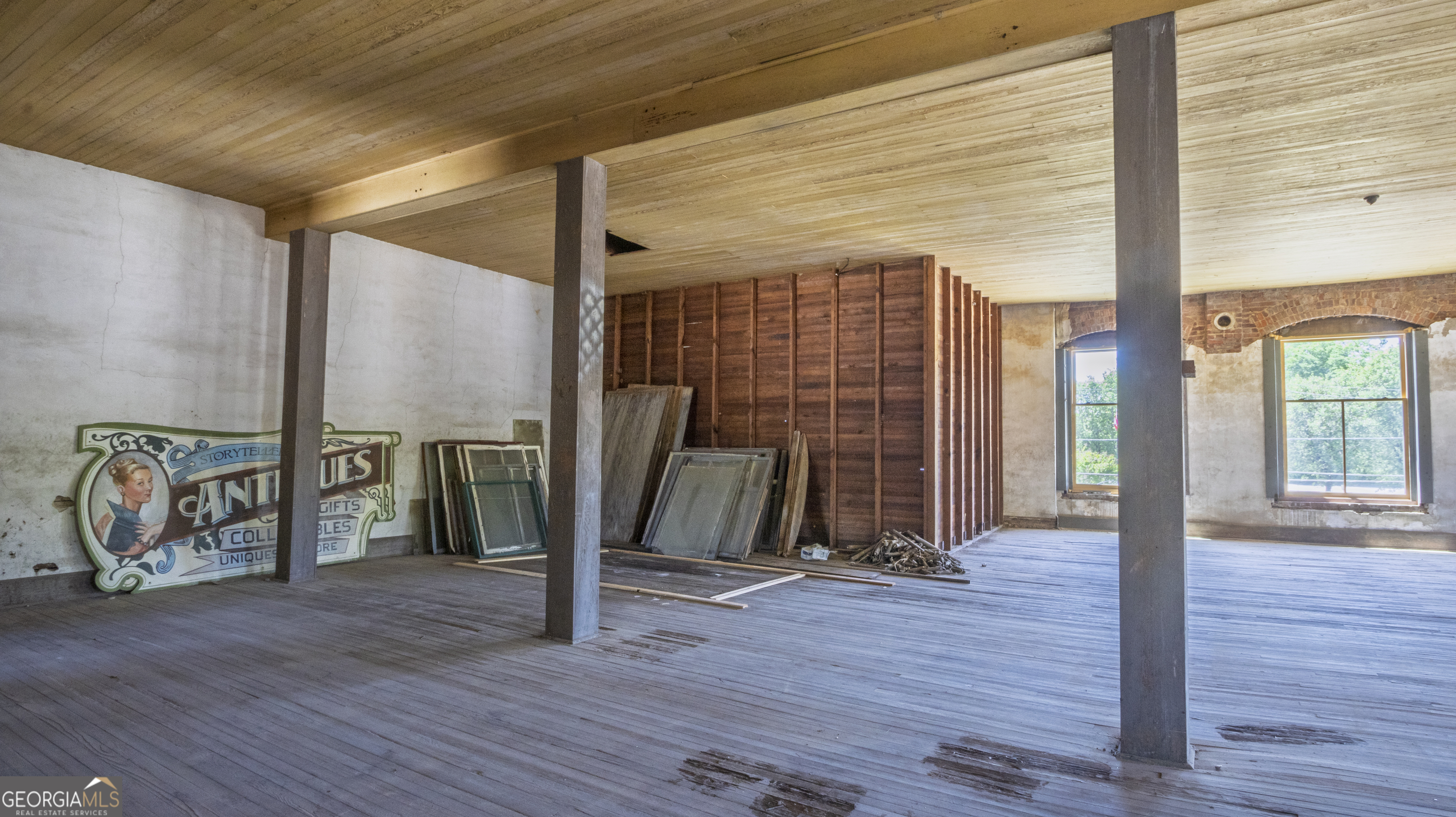 18109 Main Street Property Photo 20